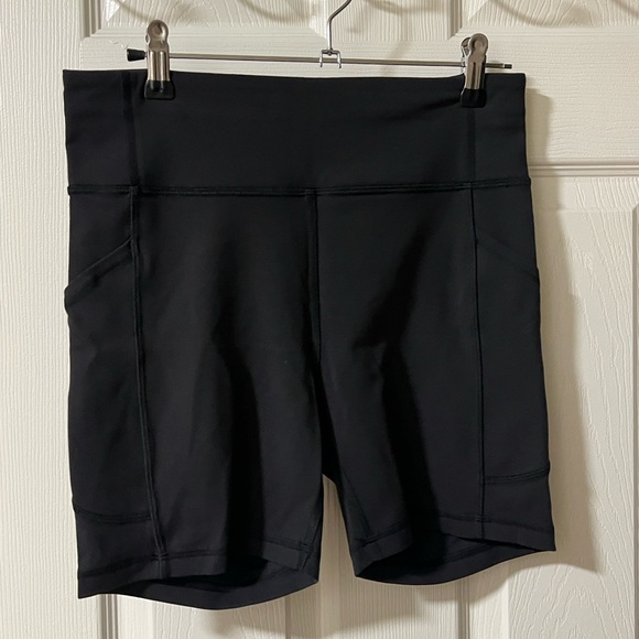 Lululemon - Picture 2 of 3